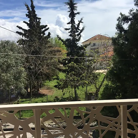 Lazy Lizard Неа-Карвали