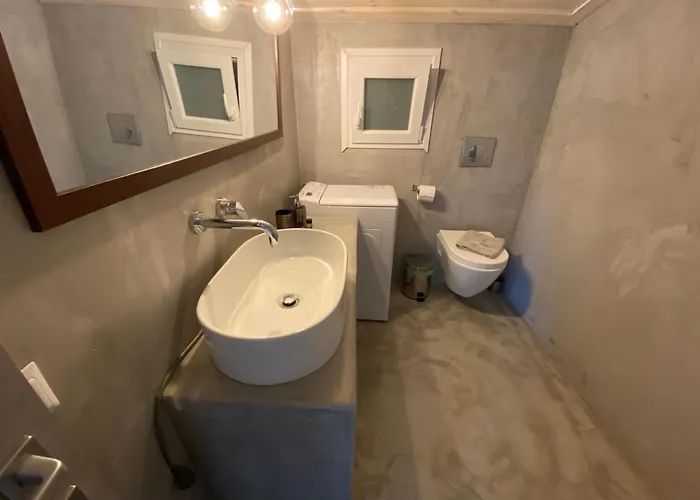 Lazy Lizard Nea Karvali