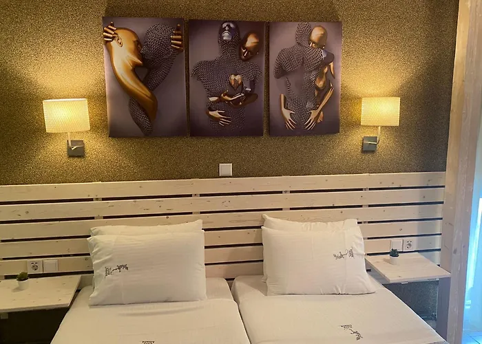 Lazy Lizard 4* Nea Karvali