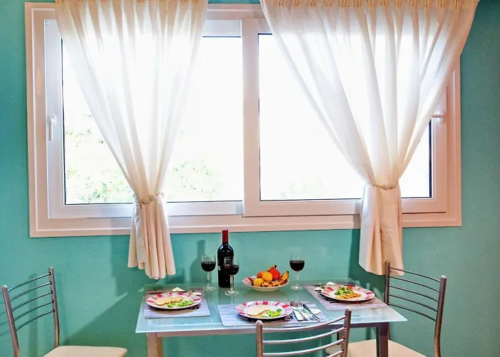 Lazy Lizard 4* Nea Karvali