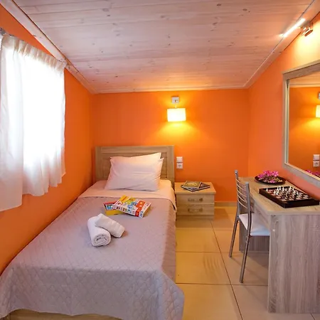 Нощувка със закуска (B & B) Lazy Lizard