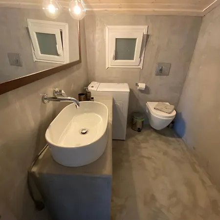 Lazy Lizard Nea Karvali