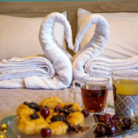 Нощувка със закуска (B & B) Lazy Lizard 4*