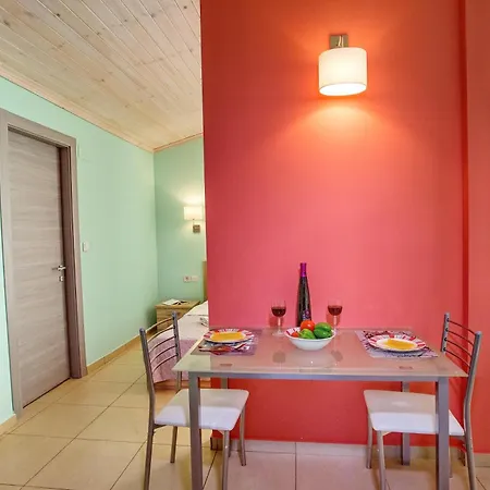 Lazy Lizard Bed & Breakfast Nea Karvali