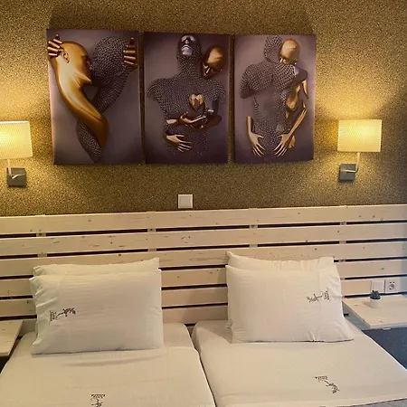 Lazy Lizard 4* Nea Karvali