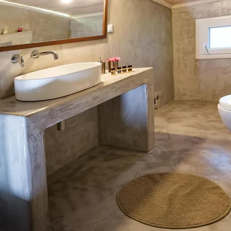 Lazy Lizard Nea Karvali