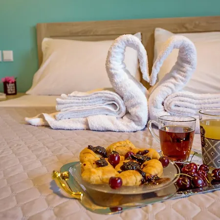 Lazy Lizard Нощувка със закуска (B & B) 4*