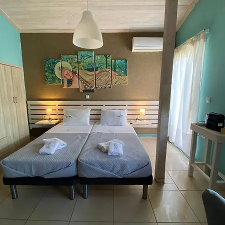Lazy Lizard Bed & Breakfast 4*