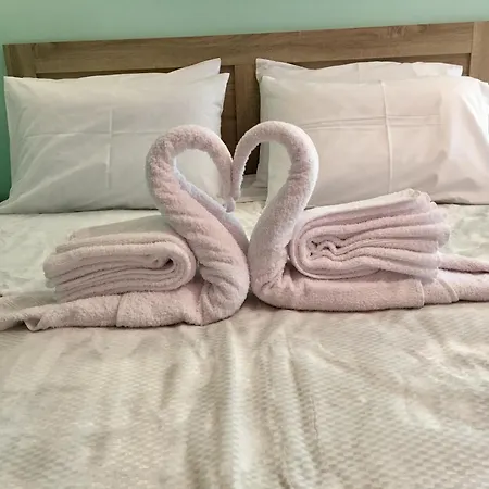 Нощувка със закуска (B & B) Lazy Lizard