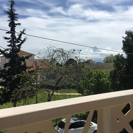 Lazy Lizard Bed & Breakfast 4*