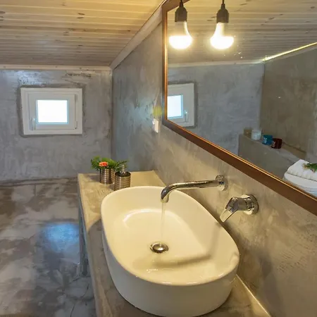 Lazy Lizard Bed & Breakfast