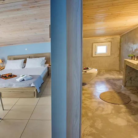 Lazy Lizard Nea Karvali