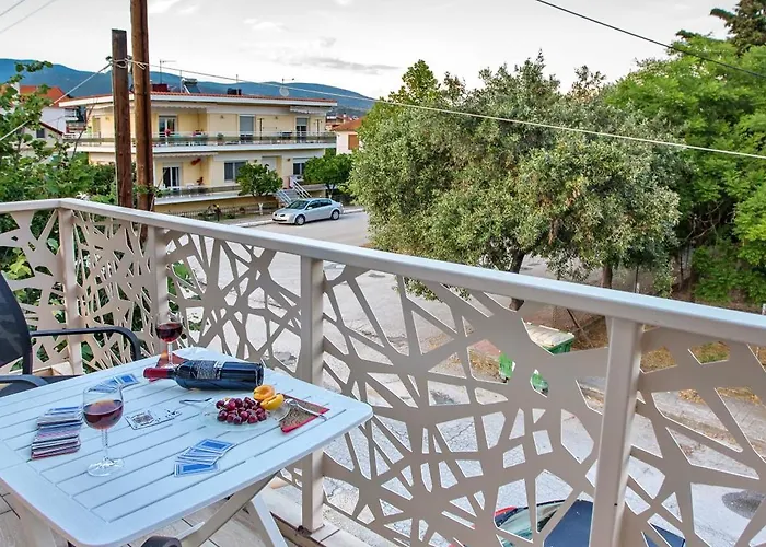 Lazy Lizard Nea Karvali